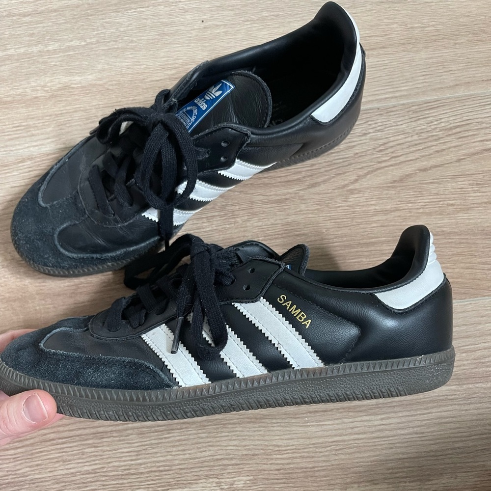 Adidas Samba Women’s size 8.5/9, men’s 7 - Black with white stripes - Picture 3 of 13